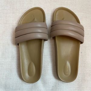 beatrice valenzuela mushroom sandalia